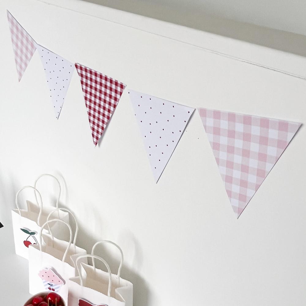 Bunting flags by the Printable Place