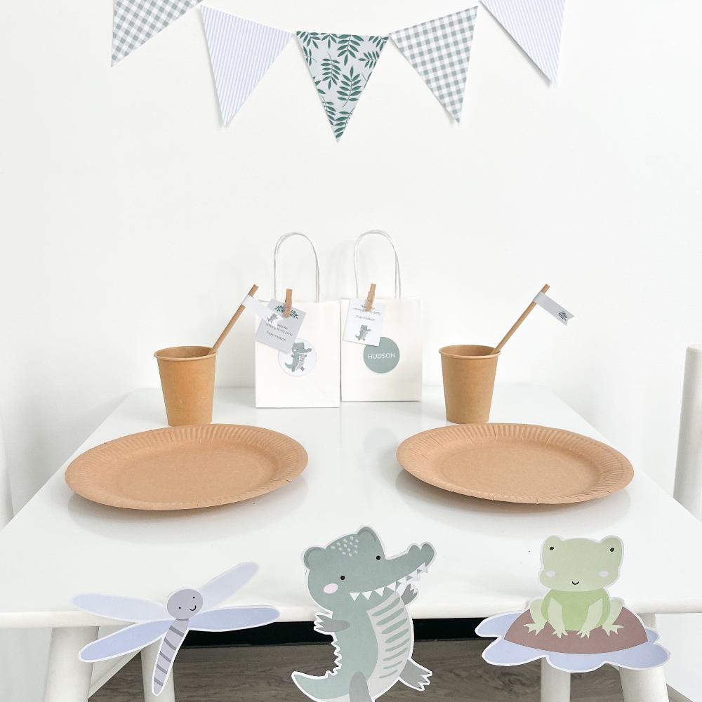 Crocodile themed party table by The Printable Place