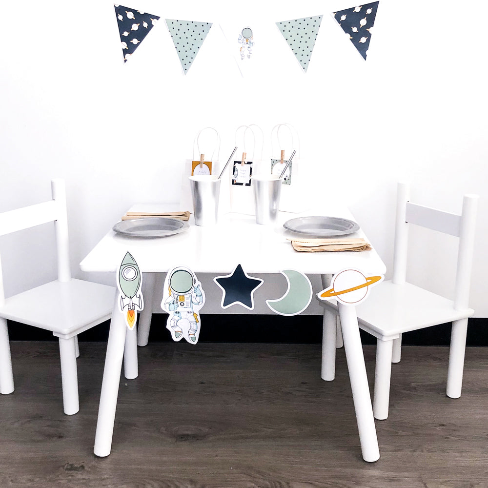 Space themed Party Decorations Set Up - The Printable Place